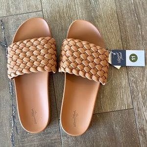Polly Woven Slide Sandals in Cognac